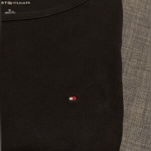 Tommy Hilfiger black t-shirt
Size: Medium